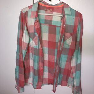 Slim fit checkered casual shirt from Pepe Jeans.